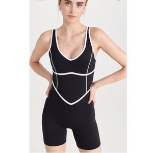 Bandier V-Neck Tempo Contrast Small 
Seam‎ Catsuit Romper Bodysuit Shorts